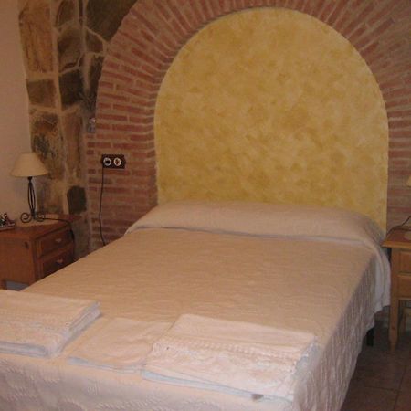 Hostal Sara Villafeliche Esterno foto